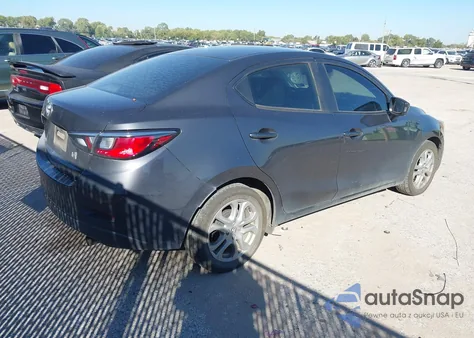 2017 Toyota Yaris Ia z USA, uszkodzony, nr VIN 3MYDLBYV8HY165754